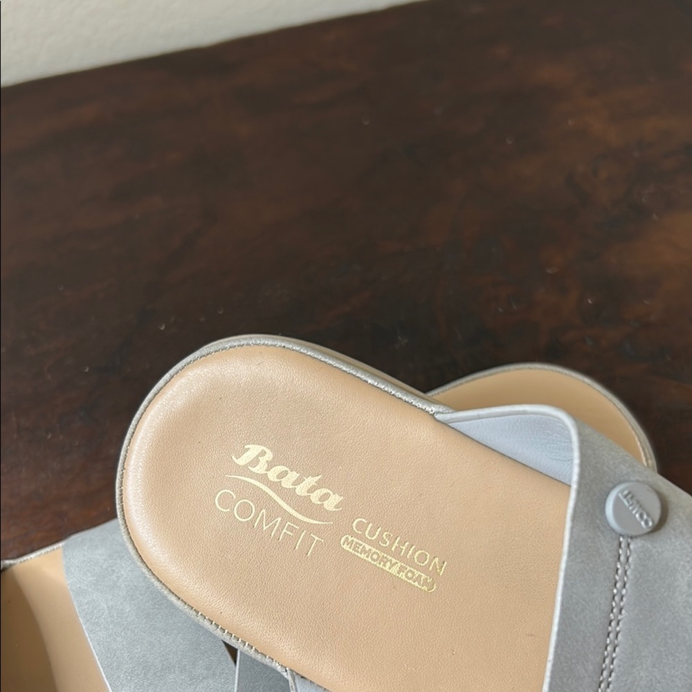 Bata comfort fit Gray and Tan Slide Sandals with Crossover Straps Sz 41 - Picture 2 of 9